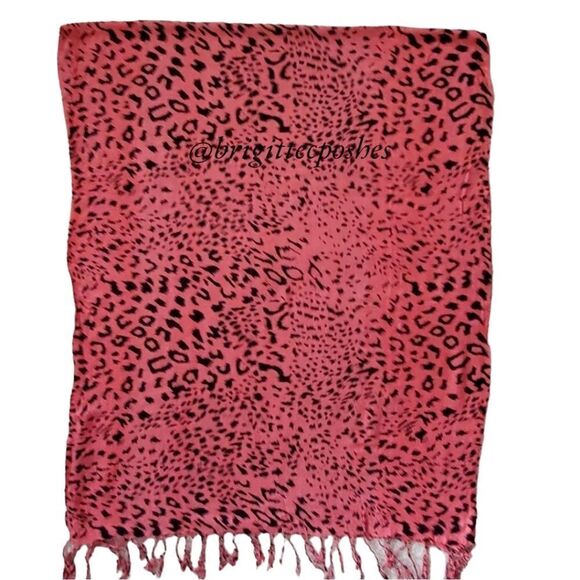 Animal Print Coral Shawl with Fringes - Picture 5 of 10